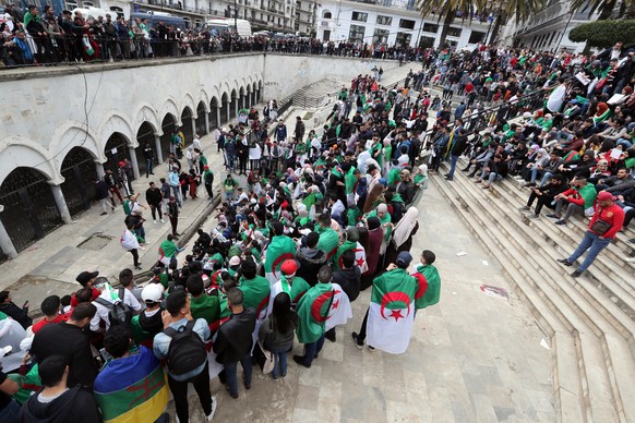 epa07464469 Algerian students protest against extending President Abdelaziz Bouteflika&#039;s mandate in Algiers, Algeria, 26 March 2019. Protests continue in Algeria despite Algeria&#039;s president  ...