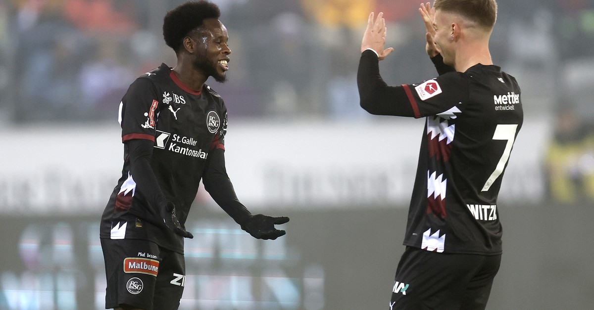 r-ckschlag-f-r-leader-thun-verfolger-st-gallen-siegt-im-spitzenkampf