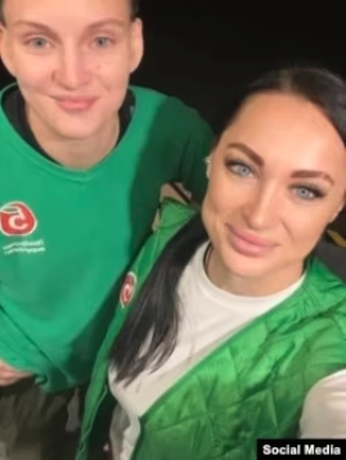 Extraits de la vidéo de Svetlana Izhilenko et Alisa Kunyashova sur leur licenciement à la suite d'une vidéo montrant la hausse des prix