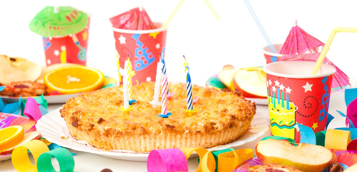 kinder party geburtstag kuchen kerzen kinderparty