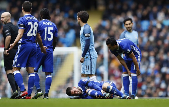 Britain Football Soccer - Manchester City v Chelsea - Premier League - Etihad Stadium - 3/12/16 Chelsea&#039;s Eden Hazard lies injured Action Images via Reuters / Jason Cairnduff Livepic EDITORIAL US ...