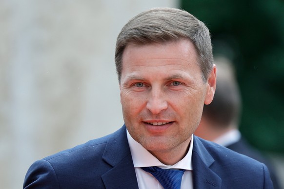 epa10700519 Estonian Defense Minister Hanno Pevkur arrives to attend the European Air Defense Conference at Les Invalides in Paris, France, 19 June 2023. EPA/GEOFFROY VAN DER HASSELT / POOL MAXPPP OUT
