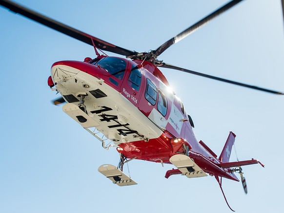 Die Rettungsmannschaft eines Helikopters der Rega konnte nur noch den Tod der beiden Flugzeug-Insassen feststellen. (Symbolbild)