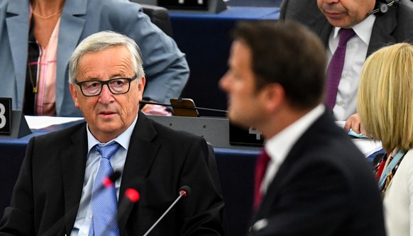 epa06772431 Jean-Claude Juncker (L), President of the European Commission, listens to the speech of Xavier Bettel (R), Prime Minister of Luxembourg, at the European Parliament in Strasbourg, France, 3 ...