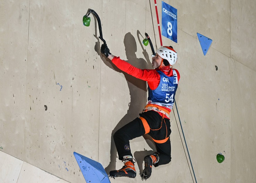 2025 UIAA Ice Climbing World Cup In Edmonton EDMONTON, CANADA - FEBRUARY 01: Benjamin BOSSHARD of Switzerland competes in the Lead men s final of the concluding leg of the 2024 25 UIAA Ice Climbing Wo ...