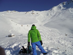 Im Januar verloren drei Tourenskifahrer nach einem Lawinenniedergang in der Region Mase/Val d'Herens ihr Leben.