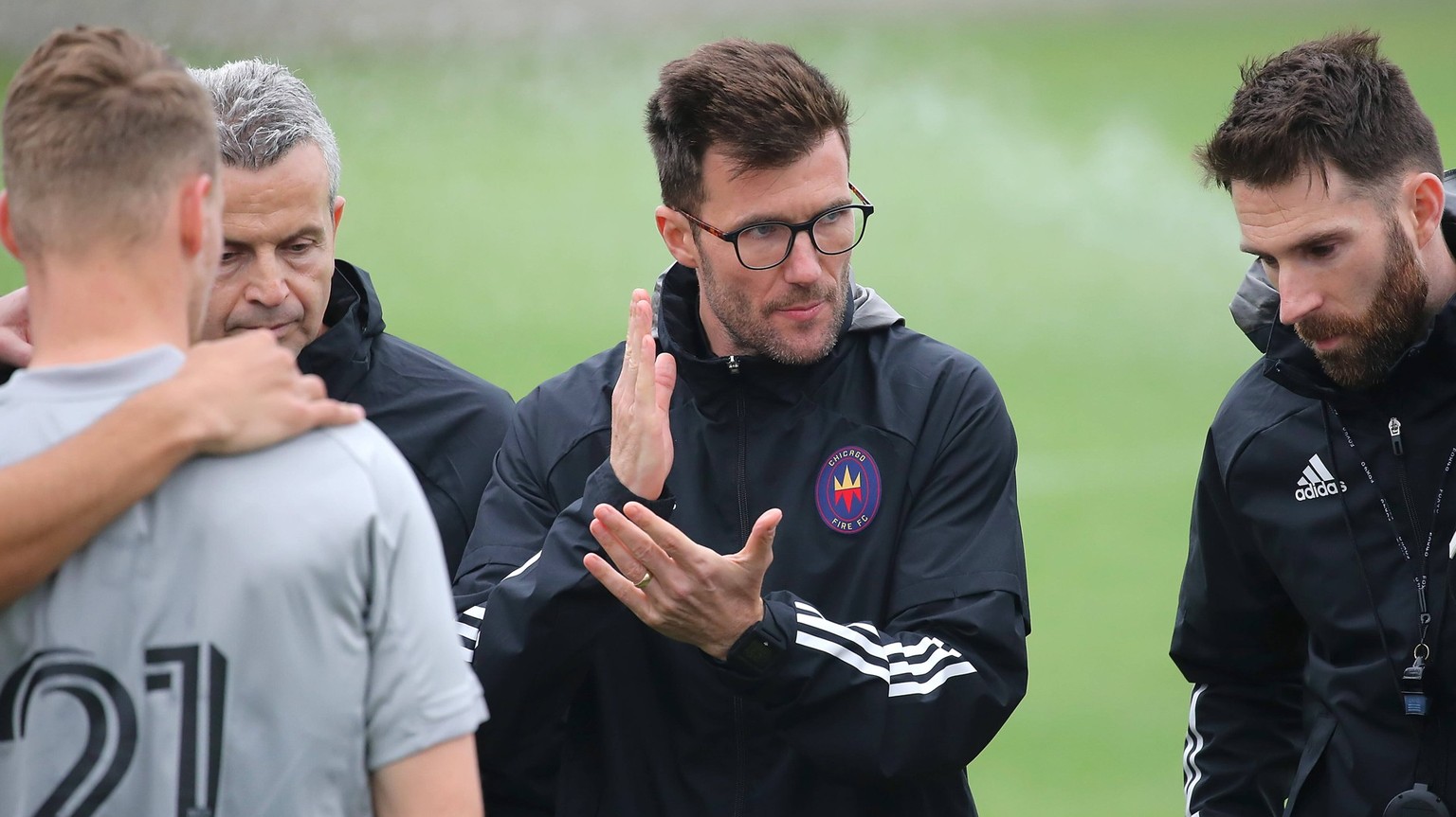 IMAGO / Icon SMI

Clearwater, FL - FEB 01: Fire Head Coach Raphael Wicky talks to his team during the pre-season match between the Chicago Fire and the Philadelphia Uniion on February 01, 2020 at Joe  ...