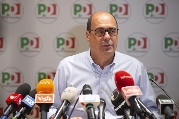 epa07793508 Nicola Zingaretti (C), Secretary of the Democratic Party (PD), attends a press conference in Rome, Italy, 25 August 2019. EPA/RAFFAELE VERDERESE