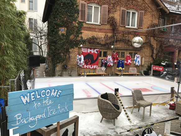 So schÃ¶n kann man im Garten Hockey spielen
Bei Sigorell im Hinterhof mitten in der Stadt ZH (Bild 16) hat es ein riesen Spass gemacht.