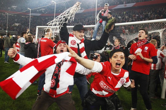 Fans von Fortuna Düsseldorf nach einem Spiel gegen den Hertha BSC.