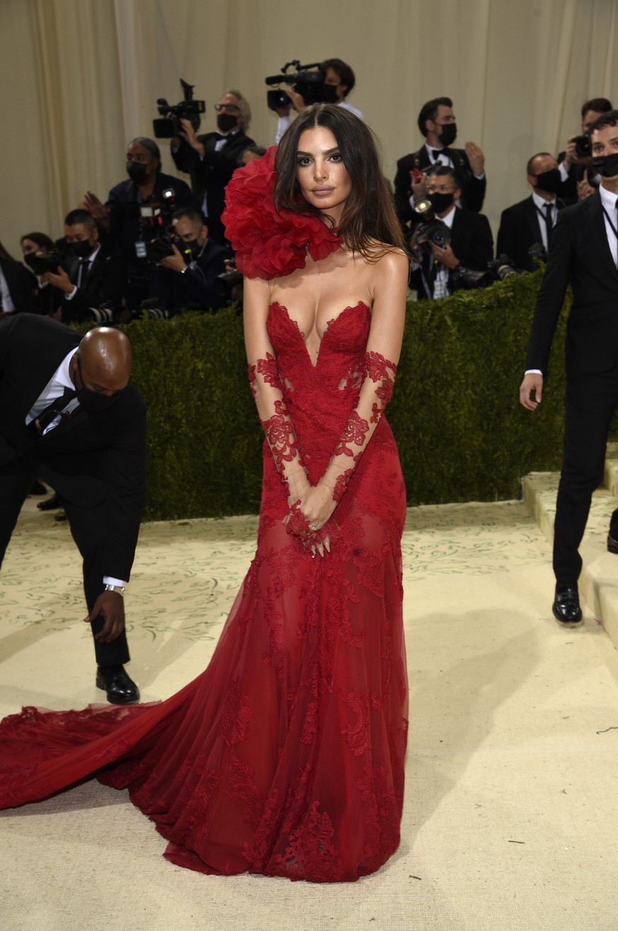 Emily Ratajkowski attends The Metropolitan Museum of Art's Costume Institute benefit gala celebrating the opening of the "In America: A Lexicon of Fashion" exhibition on Monday, Sept. 1 ...