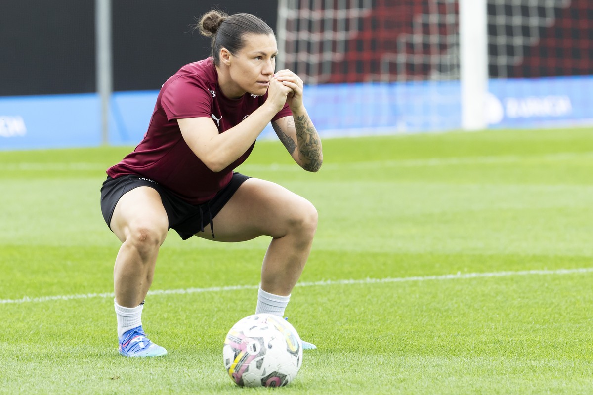 Switzerland's Ramona Bachmann in action during a training session of Switzerland team at the Stade de la Pontaise, in Lausanne, Switzerland, Sunday, July 14, 2024. (KEYSTONE/Salvatore Di Nolfi)
