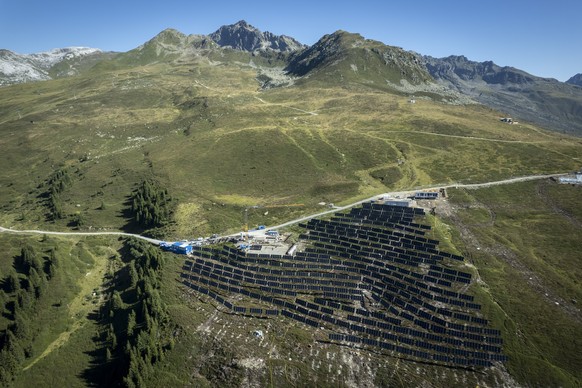 KEYPIX - Die Baustelle des alpinen Solarkraftwerkes Madrisa Solar, aufgenommen am Freitag, 8. August 2025, in Klosters. Madrisa Solar ist ein alpines Projekt der Gemeinde Klosters, EKZ und Repower. Di ...