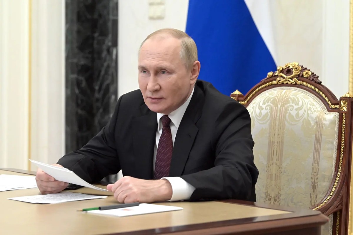 Le président russe Vladimir Poutine joue sur la peur des gens face à la bombe atomique et à l'apocalypse nucléaire.