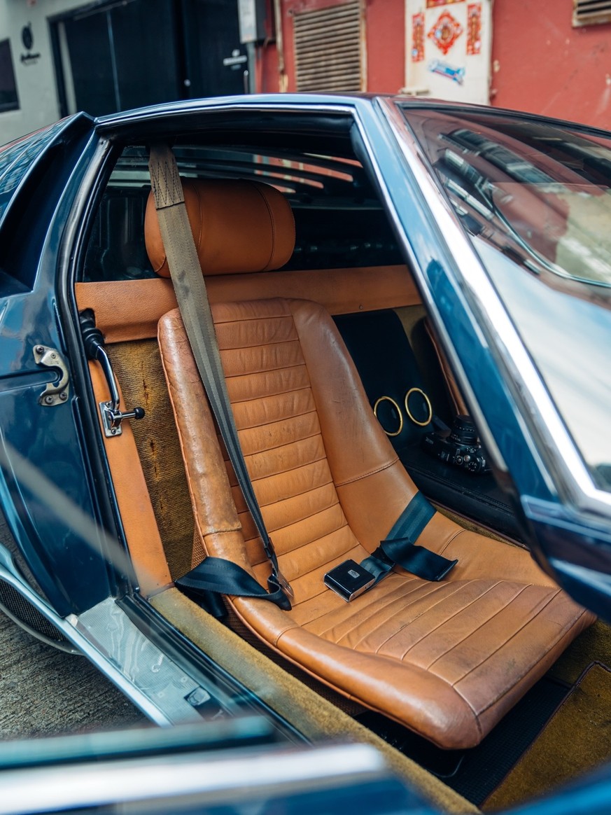 57 Jahre, 1 Stadt, 1 Besitzer: Der Hongkong-Lambo

1969er Lamborghini Miura

https://www.instagram.com/aaronchungphoto/