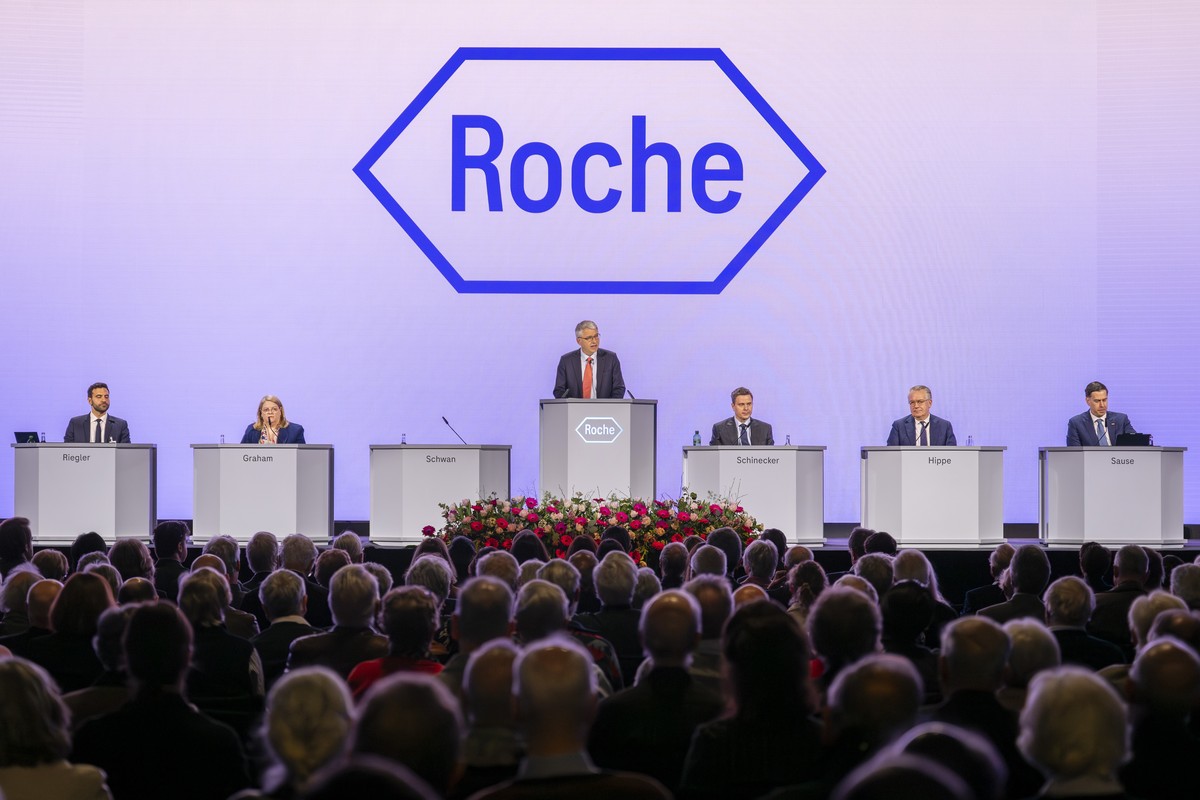 epa11986708 (L-R) Attorney of the Roche Group Legal Department Jonathan Riegler, CEO Roche Pharmaceuticals Teresa Graham, Chairman of the Board Severin Schwan, CEO Roche Group Thomas Schinecker, CFO A ...