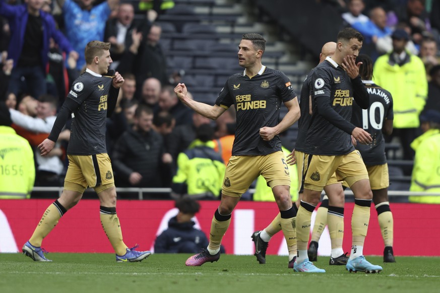 Newcastle&#039;s Fabian Schaer celebrates after scoring the opening goal of his team during the Premier League soccer match between Tottenham Hotspur and Newcastle at Tottenham Hotspur stadium, in Lon ...