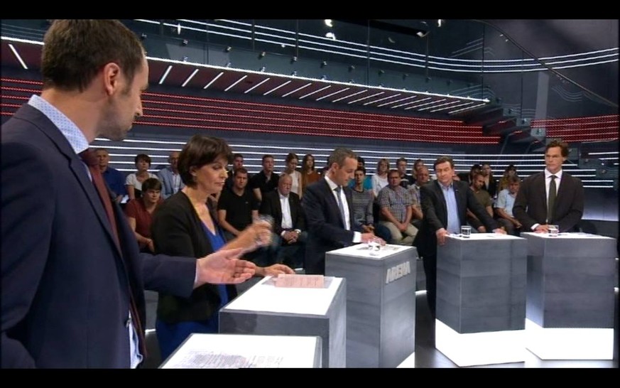 Es diskutieren (v.l.): Christian Wasserfallen, Doris Leuthard, Mario Grossniklaus,&nbsp;Corrado Pardini und Bastien Girod.