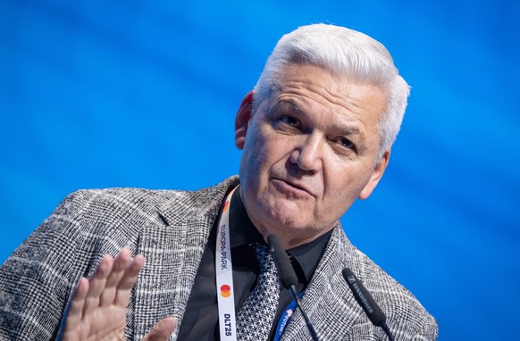 Hubert H�ppe, Bundesvorsitzender Senioren Union spricht ein Gru�wortJunge Union Deutschlandtag 2025 im Europark Rust , Rust Baden-W�rttemberg Deutschland Europapark *** Hubert H�ppe, Federal Chairman  ...