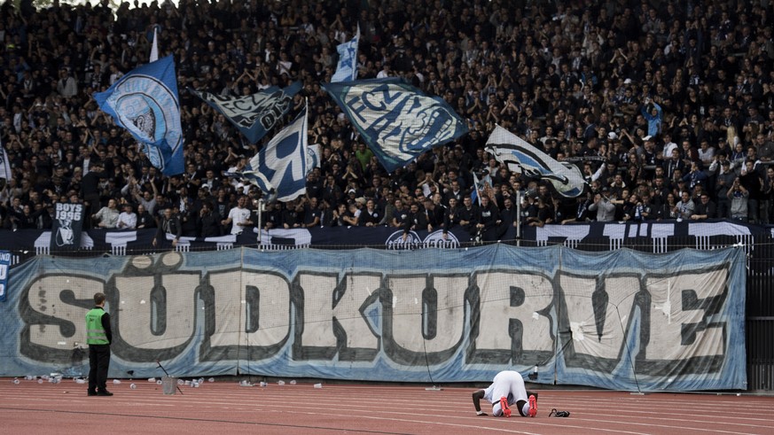 Zuerichs Pa Modou jubelt nach seinem 3:0 Tor vor der Suedkurve im Fussball Meisterschaftsspiel der Super League zwischen dem FC Zuerich und dem FC Lugano im Letzigrund, am Sonntag, 1. Oktober 2017 in  ...