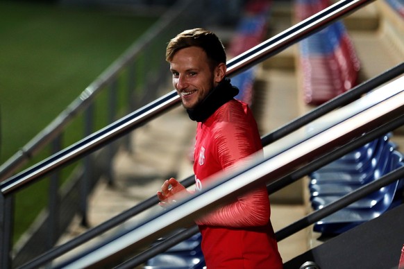 epa07222076 FC Barcelona&#039;s Ivan Rakitic attends a training session at the Joan Gamper sports facilities in Barcelona, north eastern Spain, 10 December 2018. FC Barcelona will face Tottenham Hotsp ...