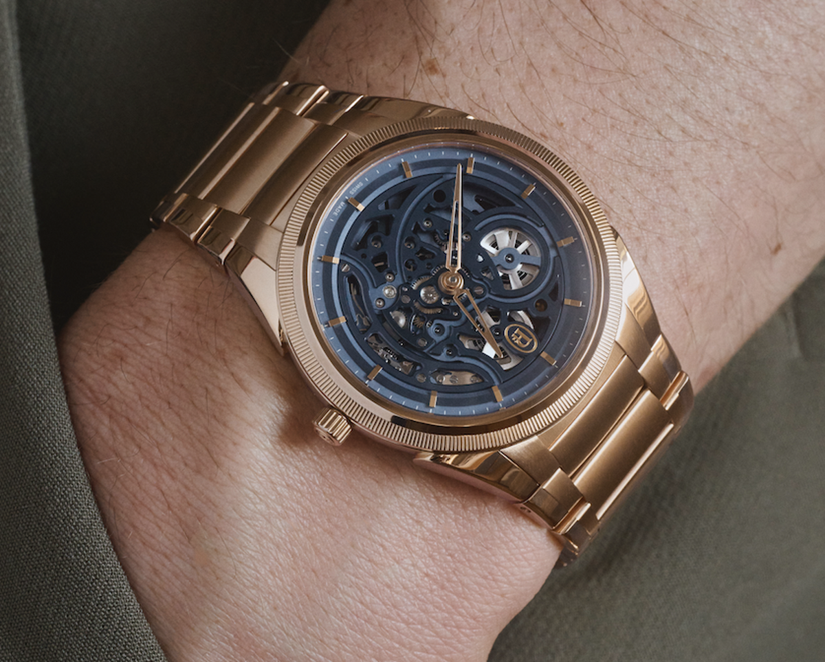 Parmigiani Fleurier dévoile la Tonda PF Skeleton Rose Gold Milano Blue, une montre suisse à 97 000 francs limitée à seulement 30 exemplaires.