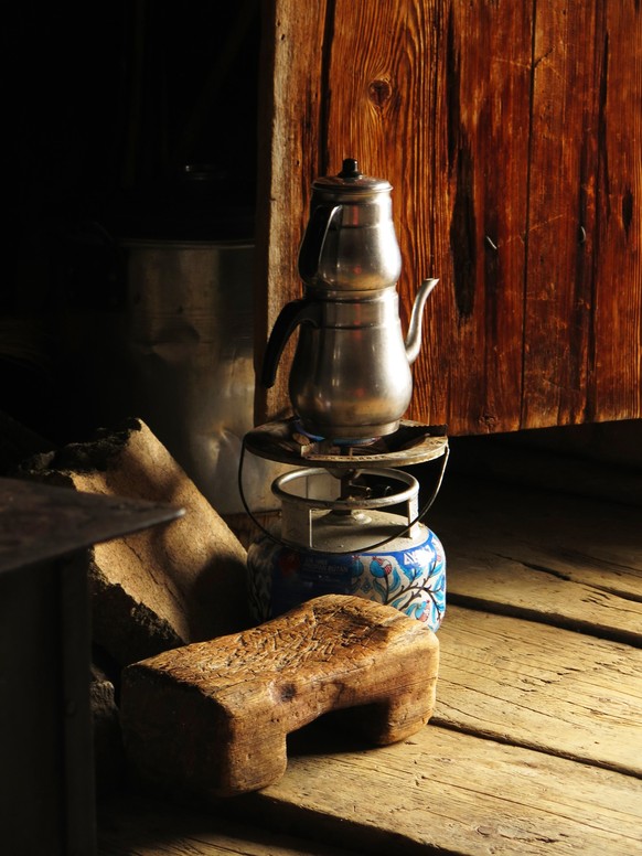 Damit auch während Stromausfällen «çaj» getrunken werden kann: der Gaskocher.