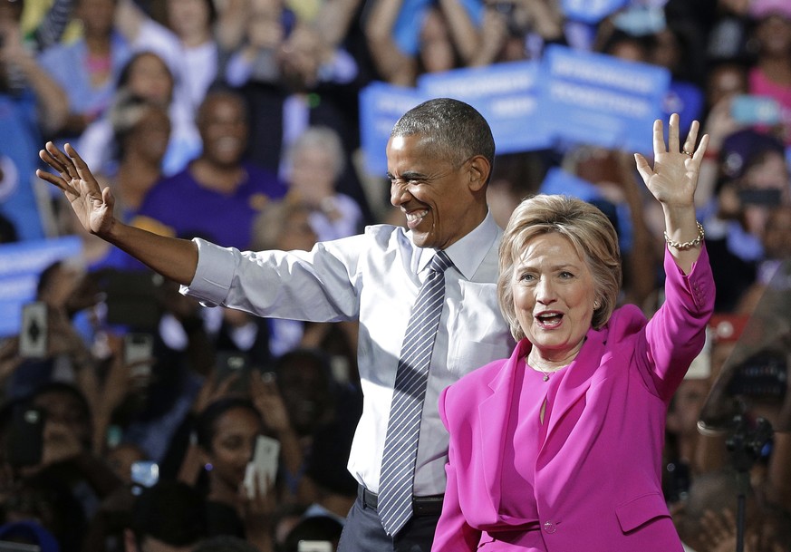 Werden wir ab jetzt häufiger zu sehen bekommen: Barack Obama und Hillary Clinton beim ersten gemeinsamen Wahlkampfauftritt.