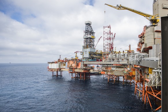 epa06213834 (FILE) - A file photo dated 15 August 2017 of the Norwegian Aker B platform on the Valhall oil field in the North Sea. Norwegian authorities on 19 September 2017 stated the oil fund of Nor ...