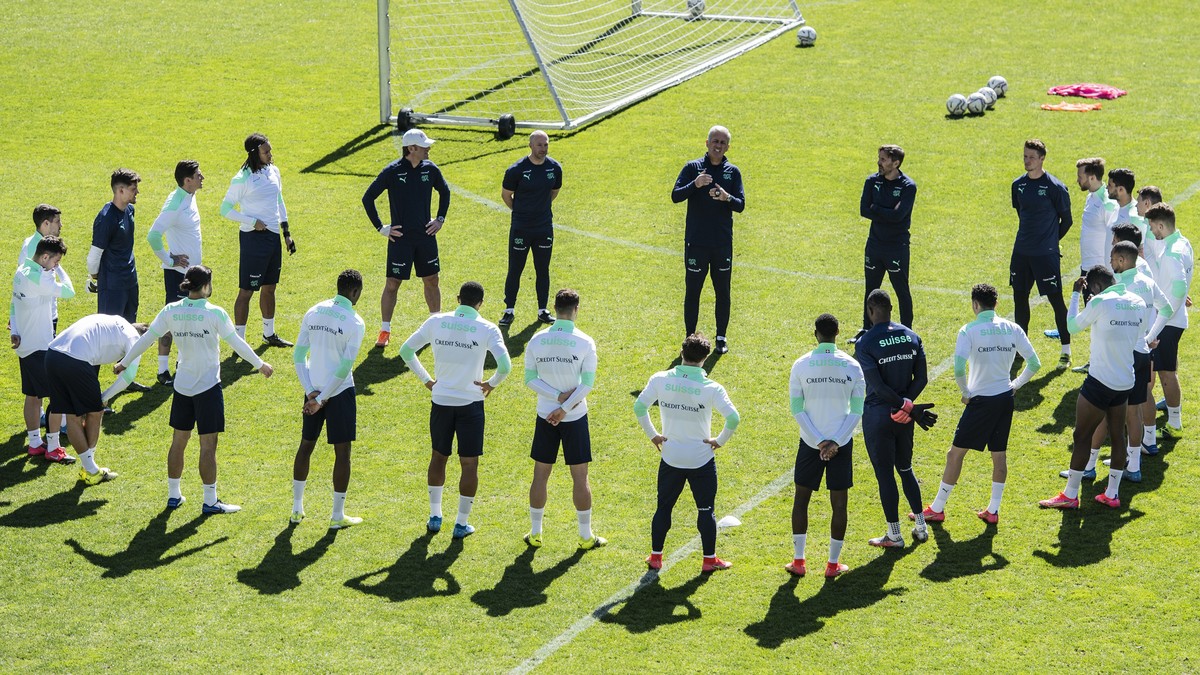 Switzerland's head coach Vladimir Petkovic speaks to his team during a training session prior a friendly soccer match between Switzerland and Finland, at the Kybunpark stadium in St. Gallen, Swit ...