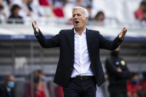 ARCHIVBILD ZUR ENTLASSUNG VON VLADIMIR PETKOVIC ALS TRAINER VON GIRONDINS DE BORDEAUX, AM MONTAG, 7. FEBRUAR 2022 - Vladimir Petkovic, l&#039;entraineur des Girondins de Bordeaux, donne des consignes  ...