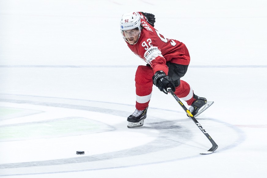 epa07573310 Switzerland&#039;s Gaetan Haas in action during the IIHF World Championship group B ice hockey match between Switzerland and Norway at the Ondrej Nepela Arena in Bratislava, Slovakia, 15 M ...