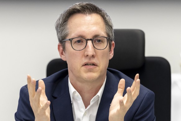 Oliver Buchhofer, Chief Operating Officer der Fluggesellschaft Swiss spricht waehrend eines Mediengespraechs im Swiss Operation Center am Montag, 1. Juli 2024 am Flughafen Zuerich in Kloten. (KEYSTONE ...