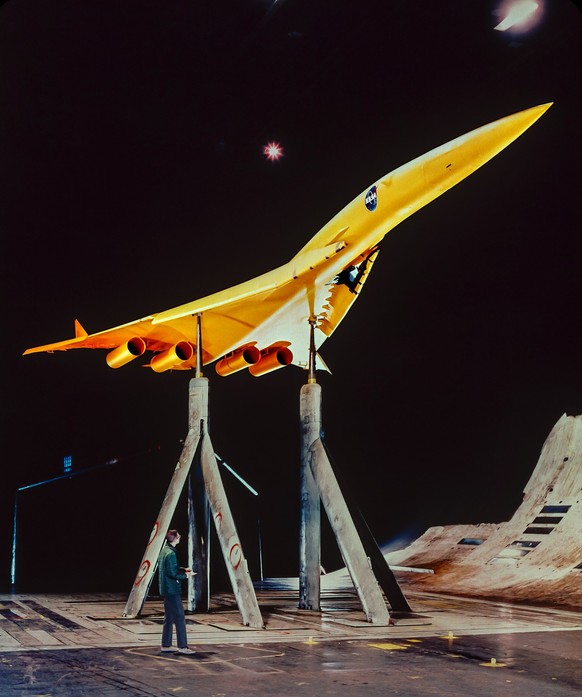 Supersonic Transport Model mounted in the Ames 40x80 Foot Wind Tunnel.
NASA ID: AC-42062
SCAT-15F supersonic transport model, lower 3/4 front view.
Date Created:1969-01-13
Center:ARC
Keywords: SST , A ...
