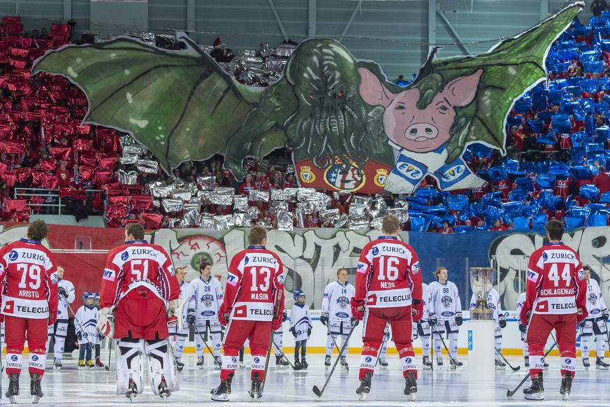 Fan Choreo der Rapperswil Fans vor dem Final des Swiss Ice Hockey Cups 2018/19 zwischen den Rapperswil-Jona Lakers und dem EV Zug, am Sonntag, 3. Februar 2019, in der St. Galler Kantonalbank Arena in  ...