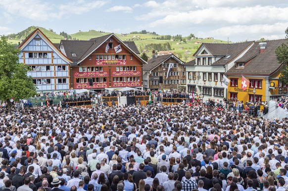 Ueberblick ueber den Versammlungsort der Appenzeller Landsgemeinde, vom Sonntag, 29. April 2018, in Appenzell. (KEYSTONE/Patrick Huerlimann)
