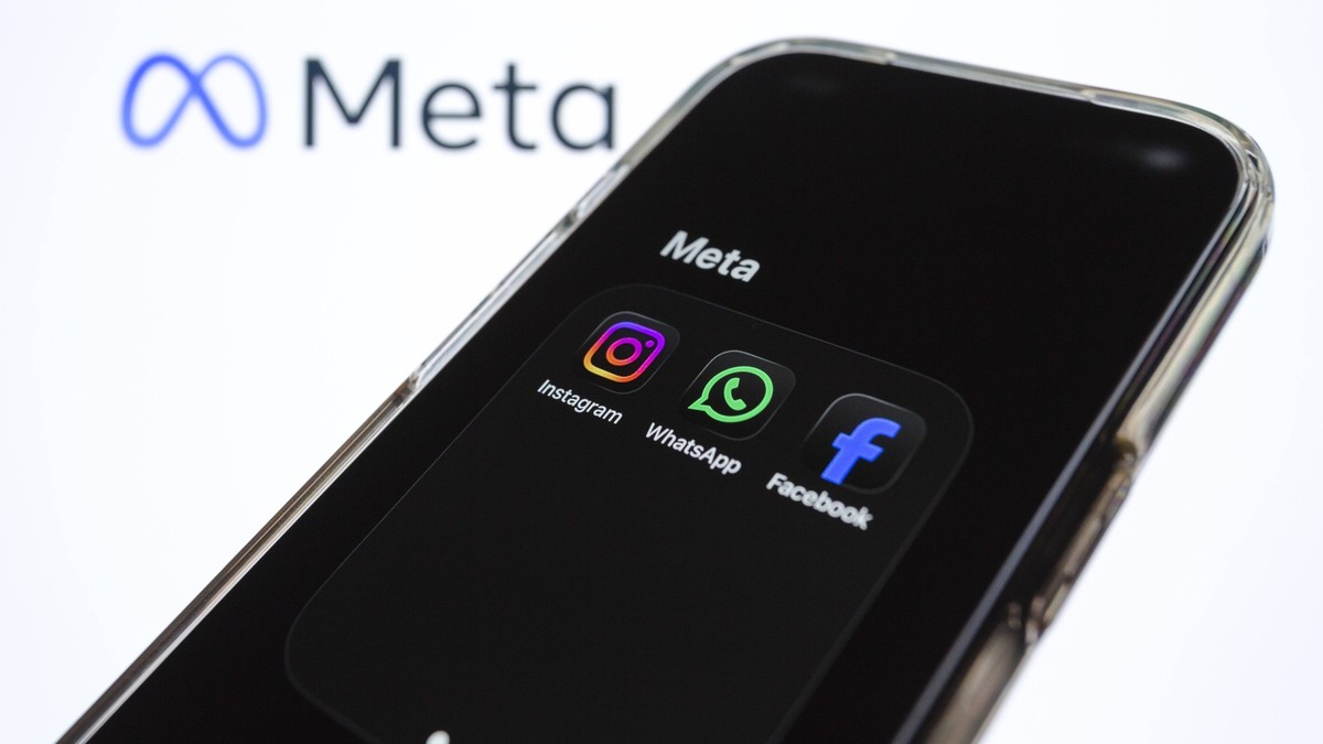May 28, 2026, Taichung, Taiwan: Instagram, WhatsApp and Facebook app icons are displayed on iPhone backdropped by Meta logo. Instagram Plus, WhatsApp Plus, and Facebook Plus subscription plans are rol ...