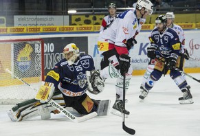 Ryan Gardner trifft dreifach.