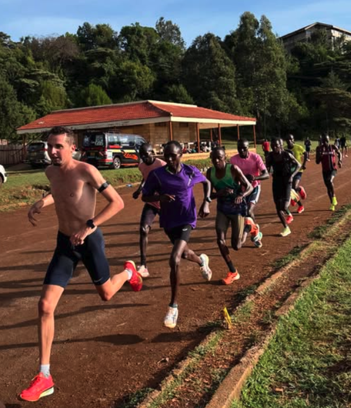 Le Genevois a repris l'entraînement chez lui, au Kenya.