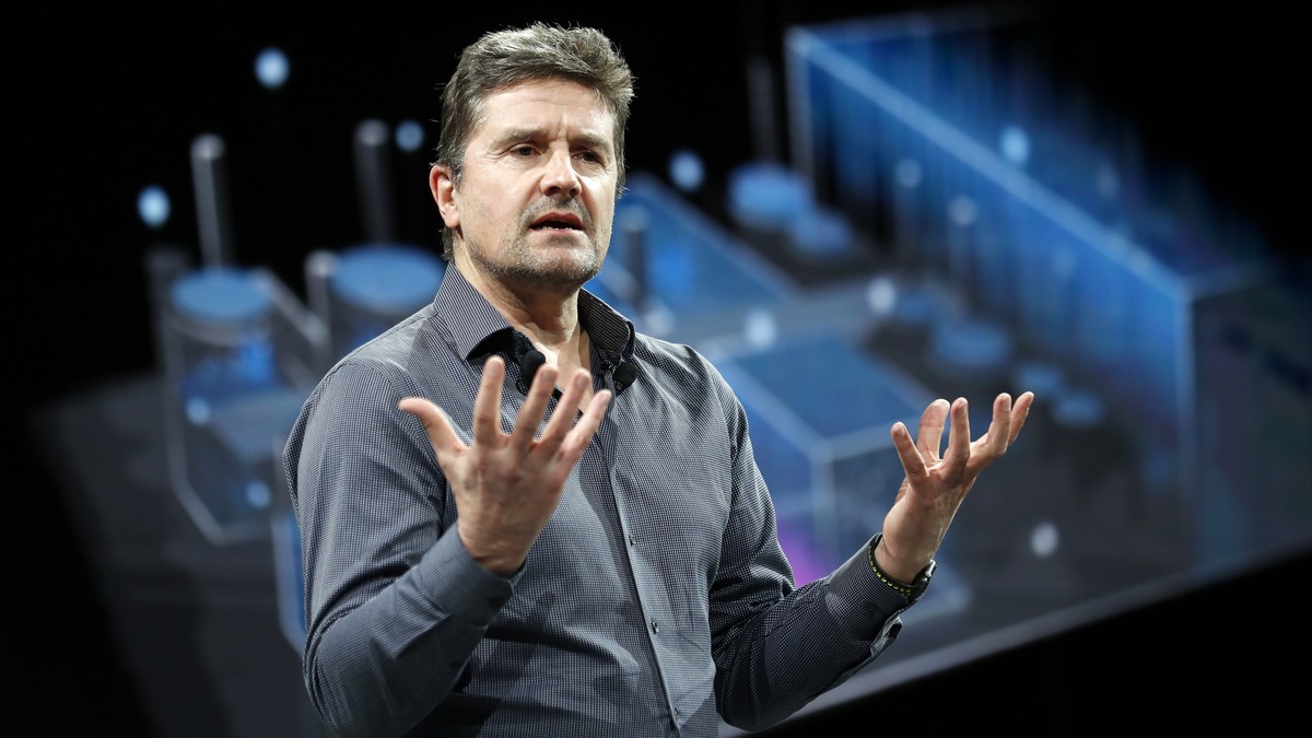 epa09666844 Microsoft corporate vice president in the Cloud and AI business, Ulrich Homann delivers a speech during the Hyundai press conference during the 2022 International Consumer Electronics Show ...
