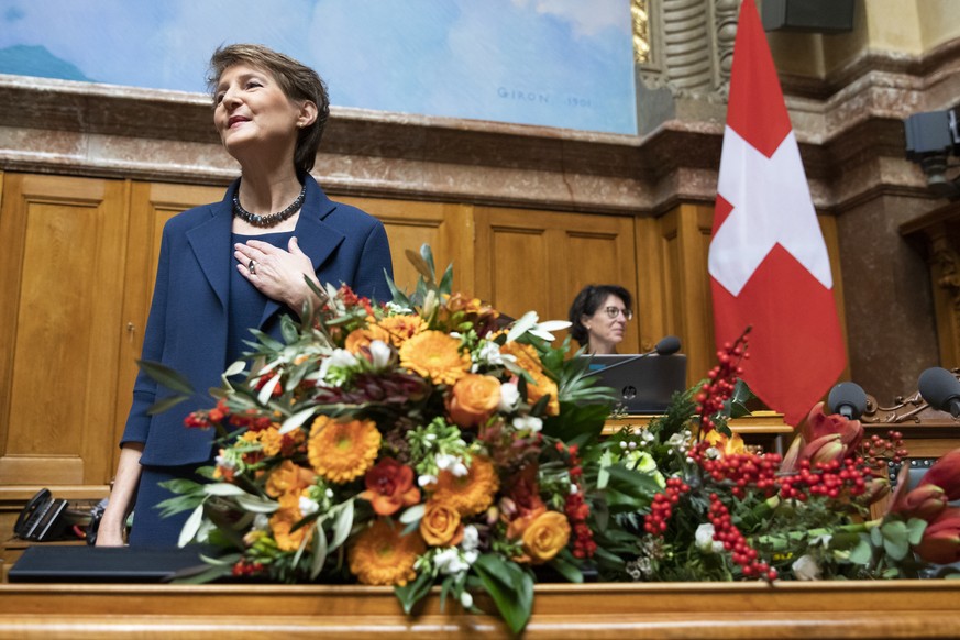 ARCHIVBILD ZUM RUECKTRITT VON SIMONETTA SOMMARUGA --- Die neu gewaehlte Bundespraesidentin Simonetta Sommaruga bedankt sich nach ihrer Rede, nach den Bundesratswahlen waehrend der Wintersession der Ei ...