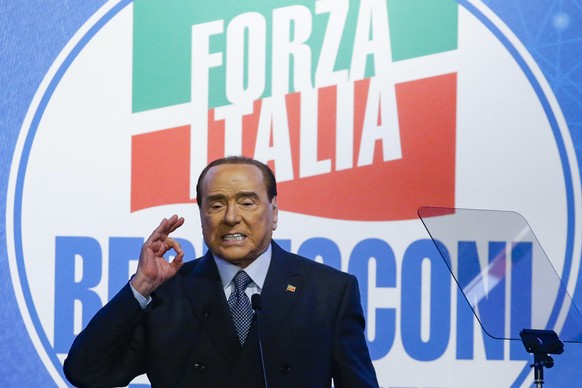 epa09880834 Former Italian Prime Minister and leader of the Forza Italia party Silvio Berlusconi speaks during a meeting with supporters at a rally in Rome, Italy, 09 April 2022. EPA/FABIO FRUSTACI