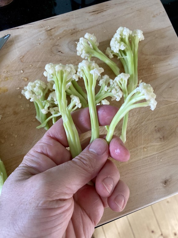 schaut mal wie oft ich diese fucking bilder uploaden musste bis sie endlich klein genug für unser fucking bilder tool waren fioretti blumenkohl spaghetti sizilien kochen essen food
