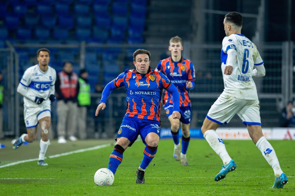 Basel, Switzerland, November 30st 2024: Xherdan Shaqiri 10 Basel during the Super League football match between FC Basel 1893 and FC Lausanne at St. Jakob-Park in Basel, Switzerland. Philipp Kresnik P ...