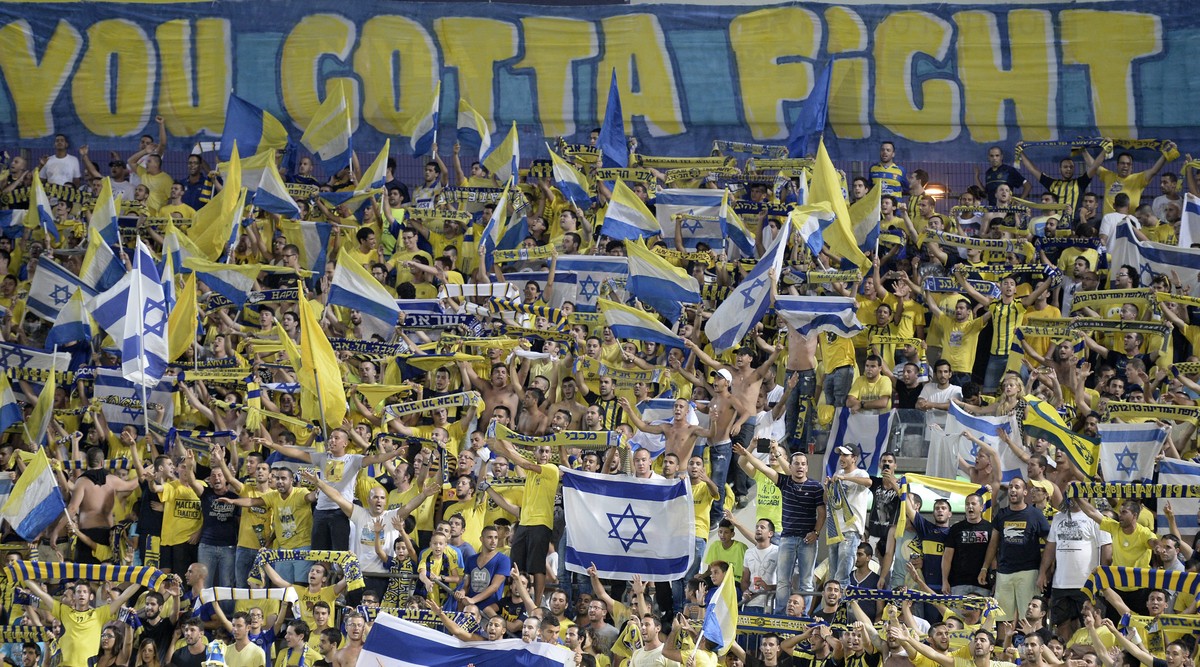 Die Fans der Israeli verlangen von ihrem Team Kampfbereitschaft.
