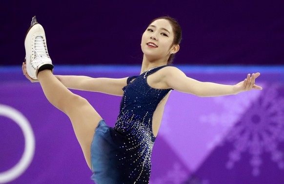 epa06556182 Dabin Choi of South Korea performs during the Women's Single Free Skating of the Figure Skating competition at the Gangneung Ice Arena during the PyeongChang 2018 Olympic Games, South Korea, 23 February 2018.  EPA/HOW HWEE YOUNG
