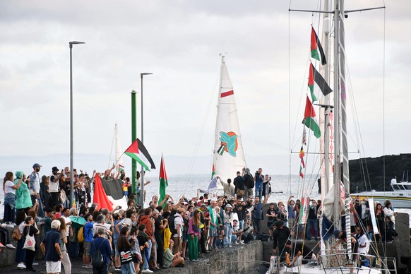 epa12410896 A flotilla of boats leaves the port of San Giovanni Li Cuti in Catania, Sicily, southern Italy, 27 September 2025. The Freedom Flotilla Coalition (FFC) and Thousand Madleens to Gaza (TMTG) ...