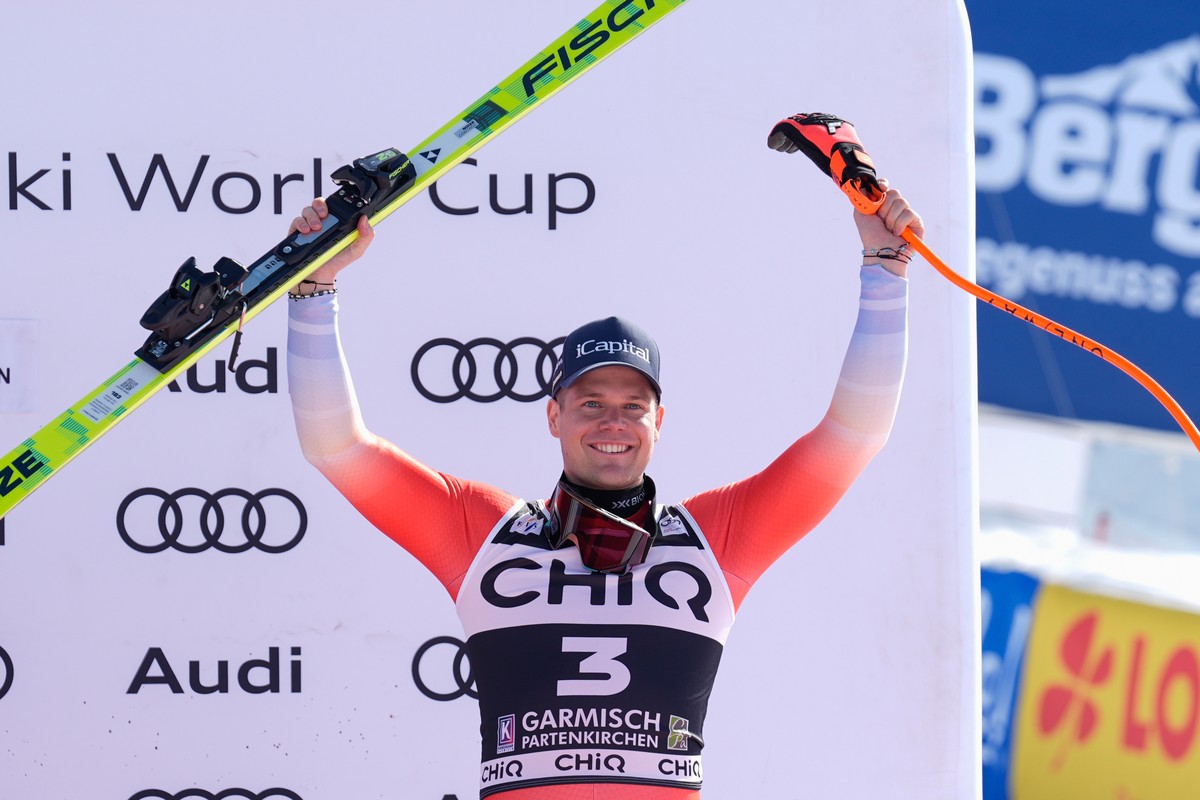 Switzerland's Stefan Rogentin celebrates finishing third in a men's World Cup downhill race, in Garmisch Partenkirchen, Germany, Saturday, Feb. 28, 2026. (AP Photo/Giovanni Auletta)
Stefan R ...