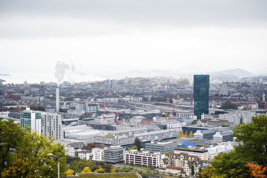 A view of the skyline of Zurich, Switzerland, with high fog, seen from the Hoenggerberg, on Friday, October 21, 2016. (KEYSTONE/Manuel Lopez)