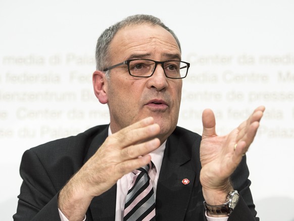 ARCHIVBILD ZUR HEUTIGEN PRESSEKONFERENZ UEBER DIE SISTIERUNG DES BODLUV-BESCHAFFUNGSPROJEKTES, AM FREITAG, 27. JANUAR 2017 - Bundesrat Guy Parmelin aeussert sich zu der Administrativuntersuchung der B ...